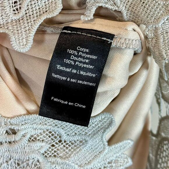 ASTR The Label Short Sleeve V-Neck Lace Short Romper Women's XS - Picture 6 of 10